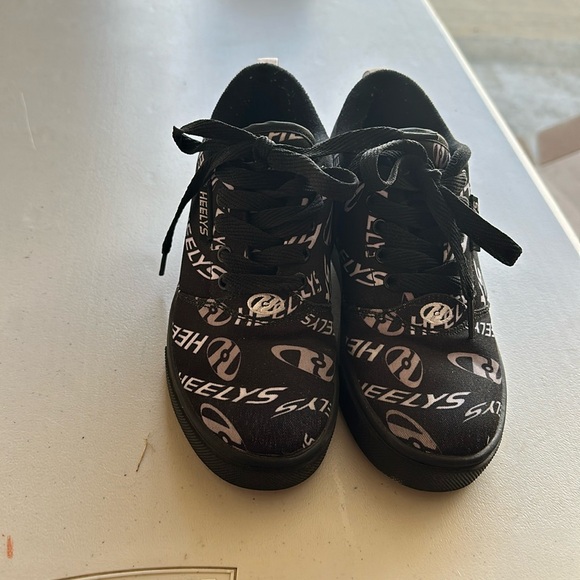 Healy’s shoes. Like new condition. Boys size 3 yth. - Picture 1 of 3